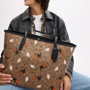 Coach city tote singnature canvas with Halloween print